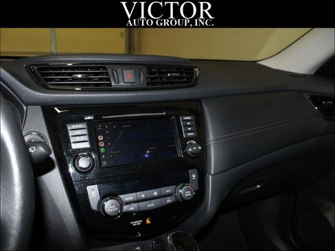 Used 2018 Nissan Rogue SL image 21