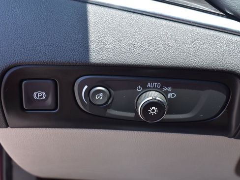 Used 2020 Buick Enclave Essence AWD/4WD image 44