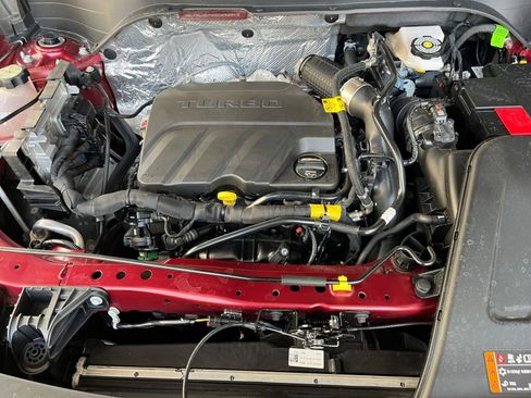 Used 2025 Chevrolet Trax LT image 32