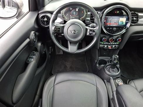 Used 2022 MINI Cooper 4-Door Hardtop image 12