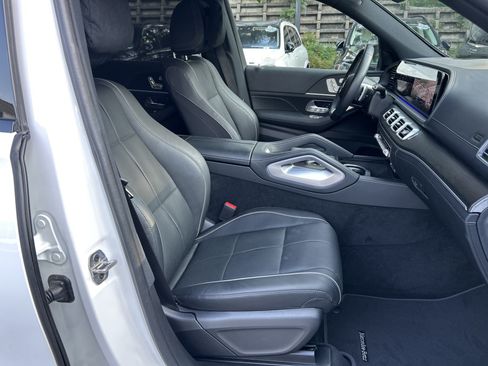 Certified 2025 Mercedes-Benz GLS 580 4MATIC image 56