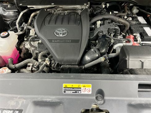 Used 2024 Toyota Highlander XLE image 25