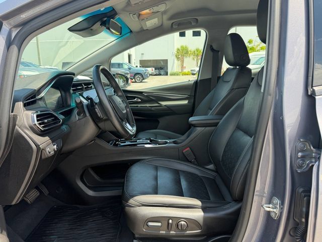Used 2023 Chevrolet Bolt LT w/ Infotainment Package FWD image 10