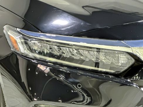 Used 2020 Honda Accord Touring image 10
