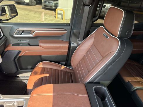 Used 2025 GMC Sierra 1500 Denali Ultimate image 30