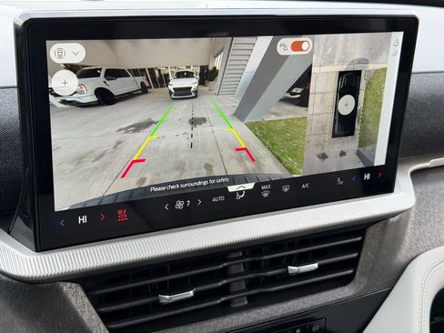 Certified 2025 Ford Explorer Platinum w/ Ultimate Package image 44