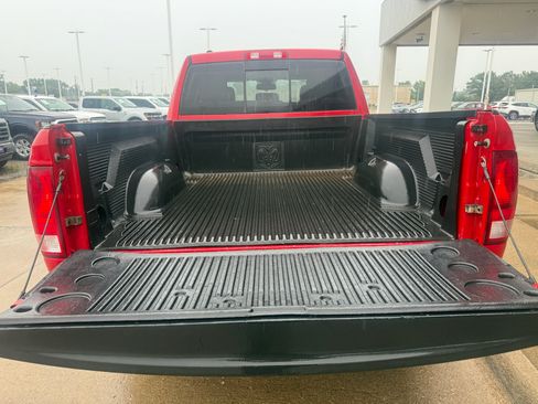 Used 2016 RAM 1500 Classic SLT RWD image 5