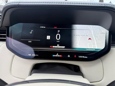 Used 2023 Land Rover Range Rover Long Wheelbase SE image 16