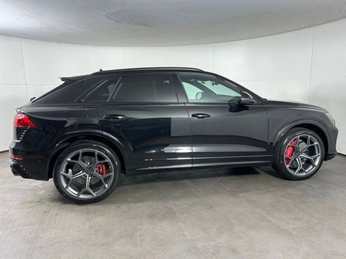 New 2026 Audi RS Q8 performance image 4