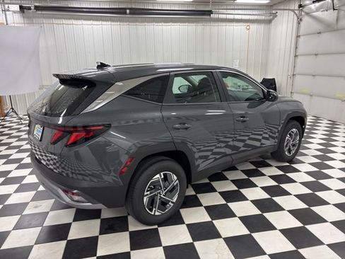 Used 2026 Hyundai Tucson Blue SE AWD/4WD image 3