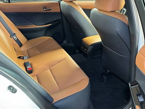 Certified 2025 Lexus IS 350 F Sport image 13