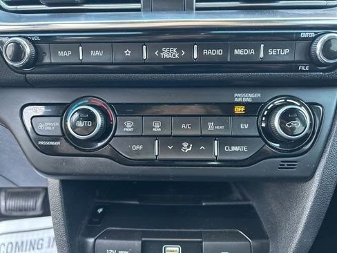 Used 2021 Kia Niro EX Premium w/ Cold Weather Package image 29