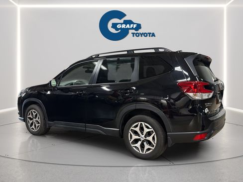 Used 2023 Subaru Forester Premium AWD/4WD image 8