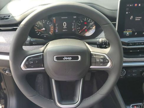 Used 2023 Jeep Compass Latitude w/ Convenience Group AWD/4WD image 29