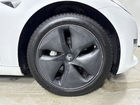 Used 2018 Tesla Model 3 Long Range image 15