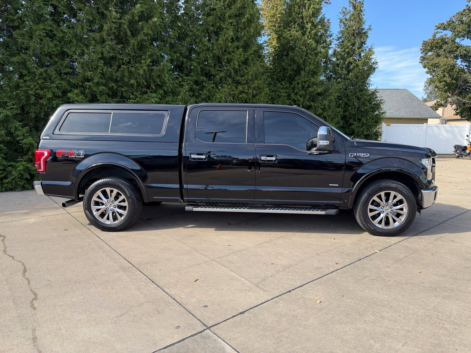 Used 2016 Ford F150 Lariat w/ Equipment Group 502A Luxury AWD/4WD image 32