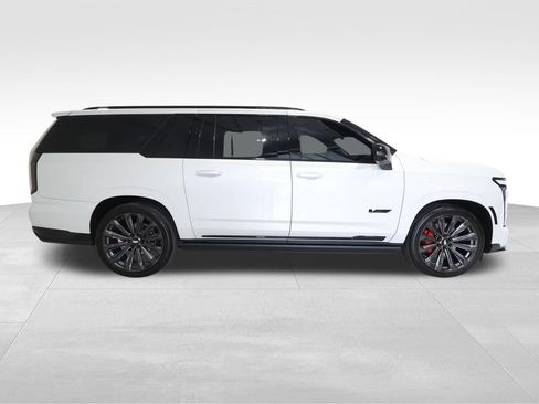 Used 2025 Cadillac Escalade ESV V AWD/4WD image 5