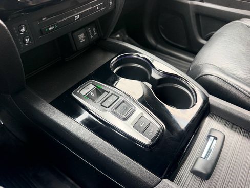 Used 2017 Honda Pilot Elite image 48