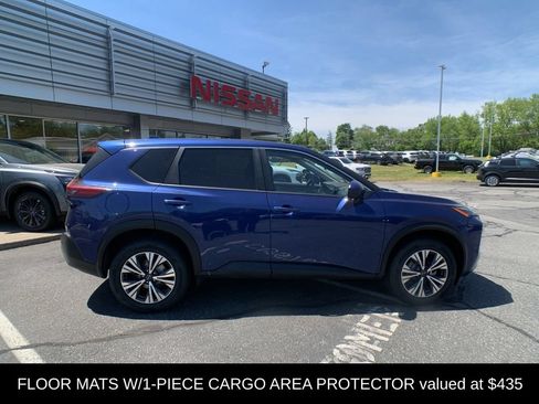 Used 2023 Nissan Rogue SV AWD/4WD image 2