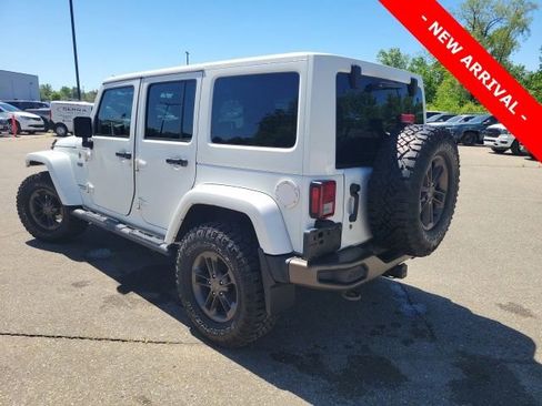 Used 2016 Jeep Wrangler Unlimited Sahara AWD/4WD image 5