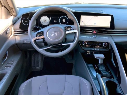 Certified 2024 Hyundai Elantra SEL image 6