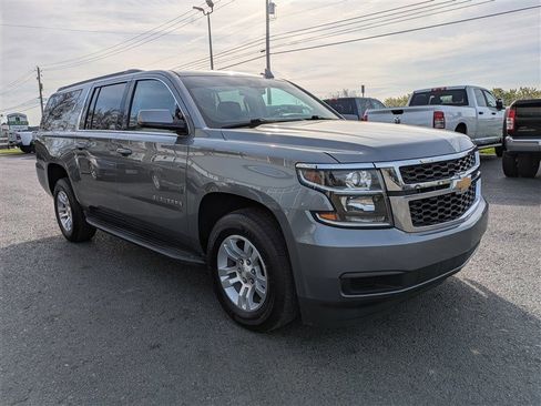 Used 2020 Chevrolet Suburban LT AWD/4WD image 8