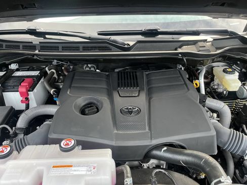 Used 2025 Toyota Tundra SR5 AWD/4WD image 20