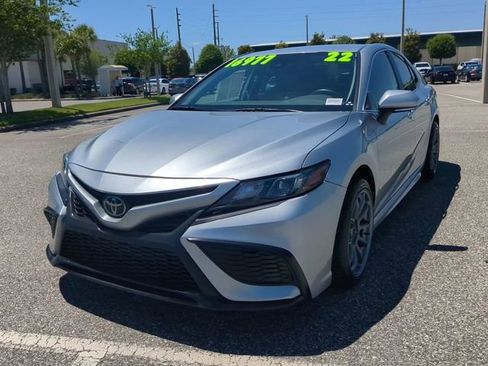 Used 2022 Toyota Camry SE image 8