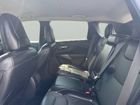 Used 2019 Jeep Cherokee Limited AWD/4WD image 9