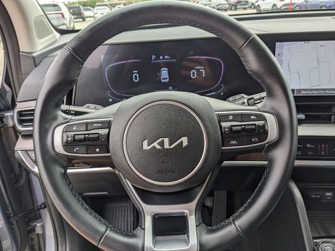 Certified 2025 Kia Sportage EX image 29
