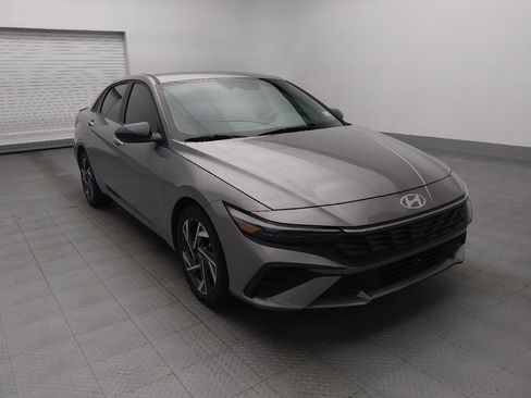 Used 2025 Hyundai Elantra Sport FWD image 14