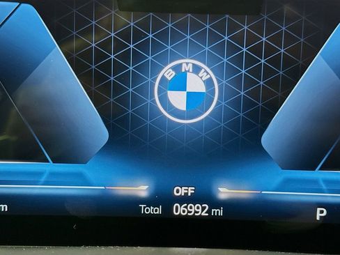 Used 2026 BMW X5 sDrive40i w/ Executive Package image 12