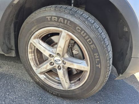 Used 2017 Ford Explorer XLT AWD/4WD image 6