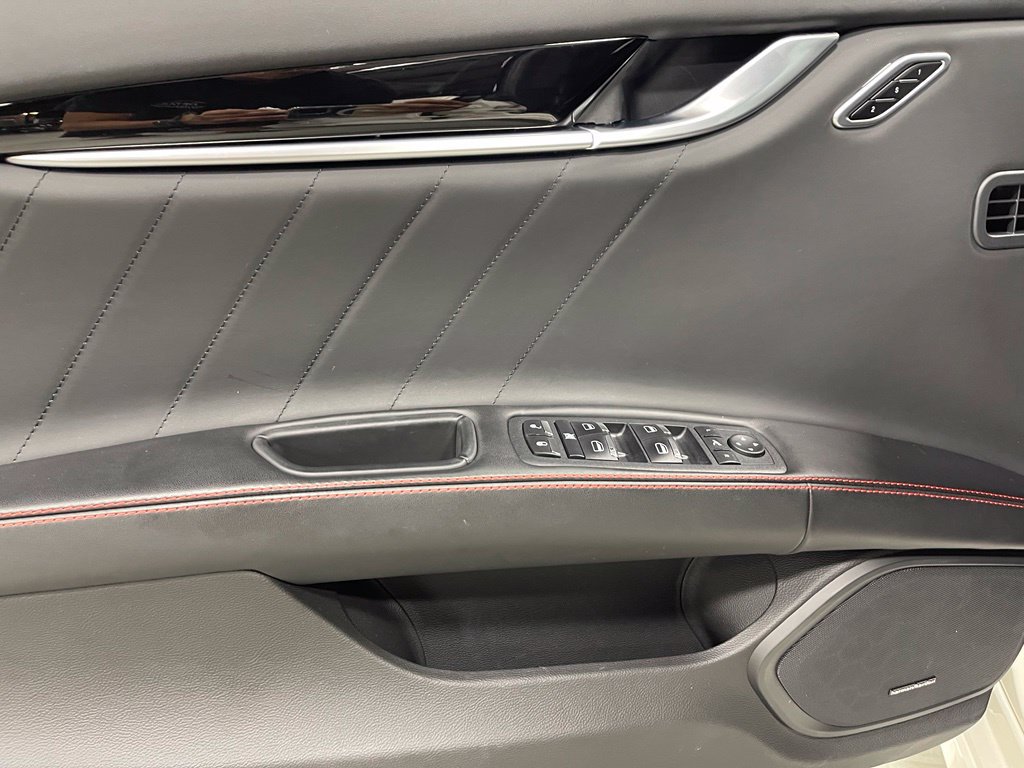 Used 2024 Maserati Ghibli Modena Q4 AWD/4WD image 18