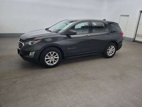 Used 2019 Chevrolet Equinox LS FWD image 2