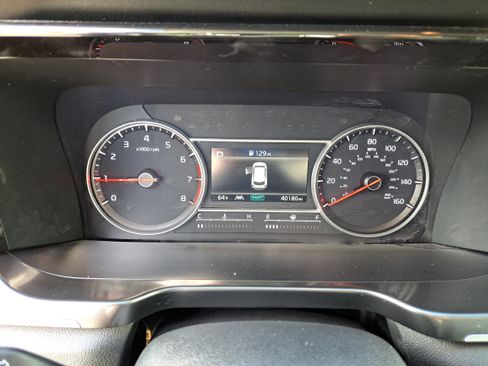 Used 2023 Kia Sorento LX image 13