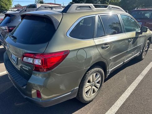 Used 2015 Subaru Outback 2.5i Premium AWD/4WD image 3