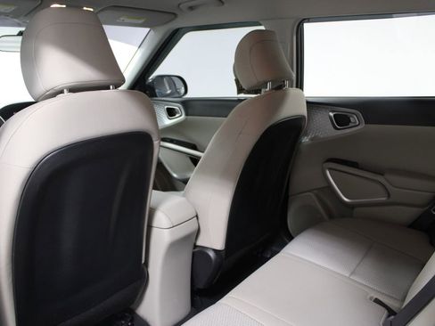 Used 2020 Kia Soul LX image 23