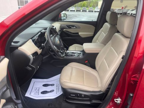 Used 2023 Chevrolet Traverse LT AWD/4WD image 11