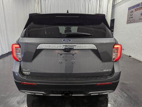 Used 2023 Ford Explorer XLT w/ Equipment Group 202A image 8