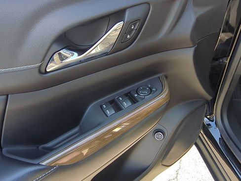 Used 2022 GMC Acadia SLE w/ Driver Convenience Package image 22