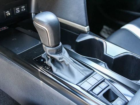 Used 2025 Toyota Camry SE w/ Convenience Package FWD image 19