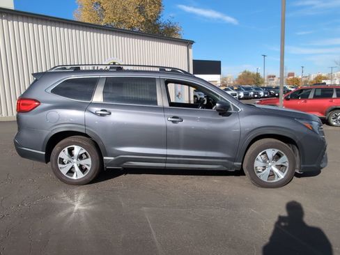 Used 2024 Subaru Ascent Premium w/ Convenience Package image 8