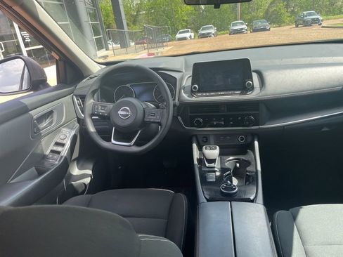 Used 2024 Nissan Rogue S image 15