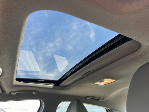 Used 2025 Hyundai Elantra SEL image 29