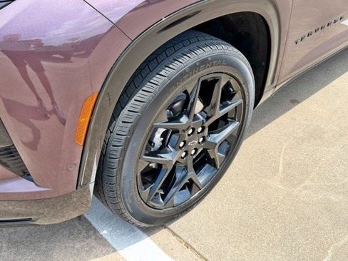 Certified 2025 Chevrolet Traverse RS w/ LPO, Floor Liner Package FWD image 10