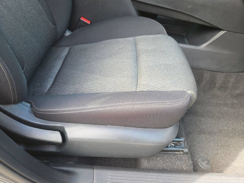 Certified 2025 Nissan Rogue SV FWD image 43