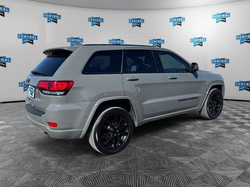 Certified 2022 Jeep Grand Cherokee Laredo X image 6