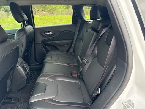 Used 2022 Jeep Cherokee Trailhawk w/ Premium Leather Package image 12