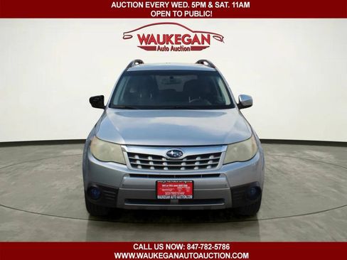 Used 2012 Subaru Forester 2.5X Premium w/ Popular Pkg 3 AWD/4WD image 2